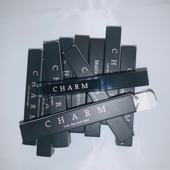 💄CHARM MATTE LIQUID LIPSTICK 💋 - Picture 3 of 5